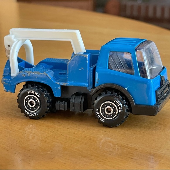 Vintage 1970s made in Japan Tonka Mites Blue Wrecker truck - Picture 5 of 16